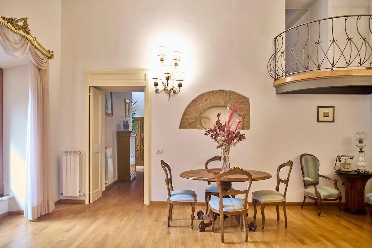 La Torre Historic Charm On The Main Corso Apartment Siena Italy
