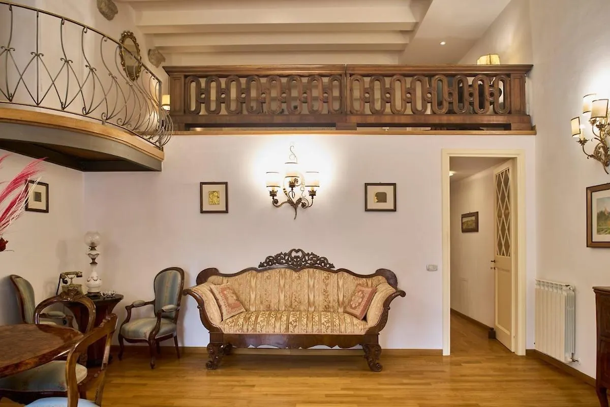 La Torre Historic Charm On The Main Corso Apartment Siena