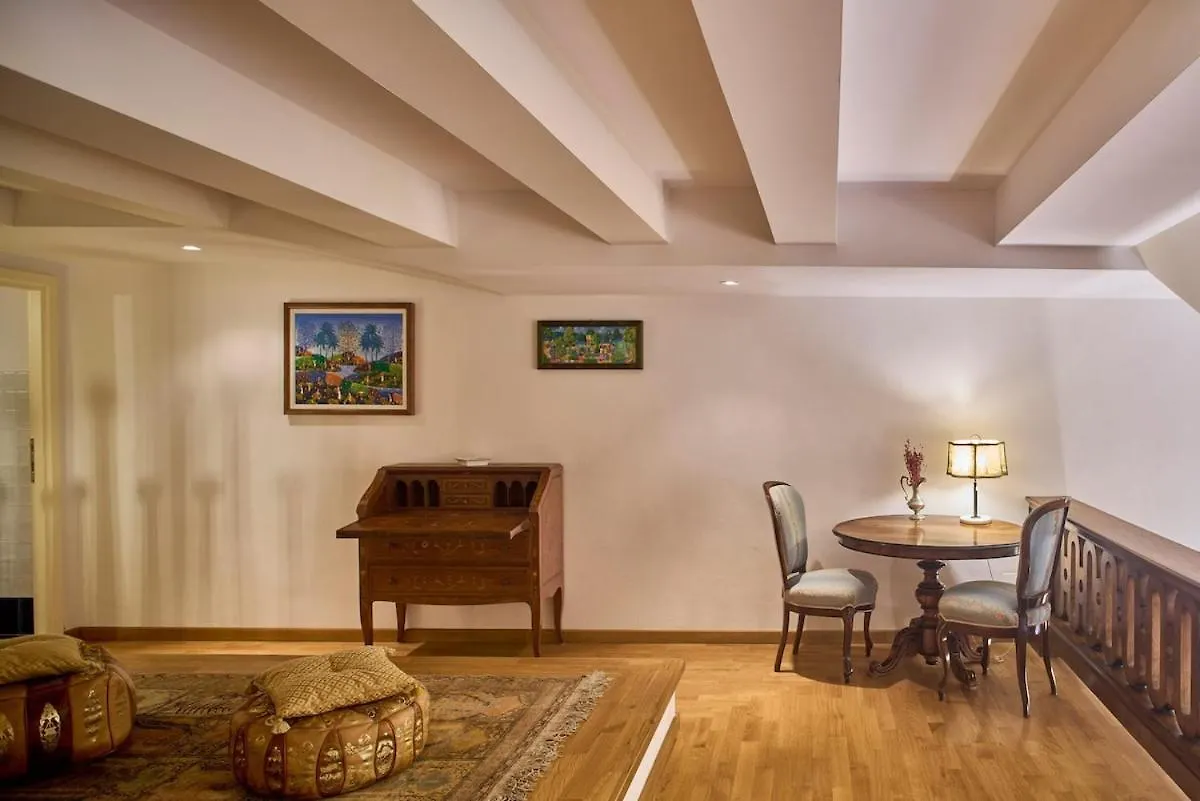 La Torre Historic Charm On The Main Corso Apartment Siena
