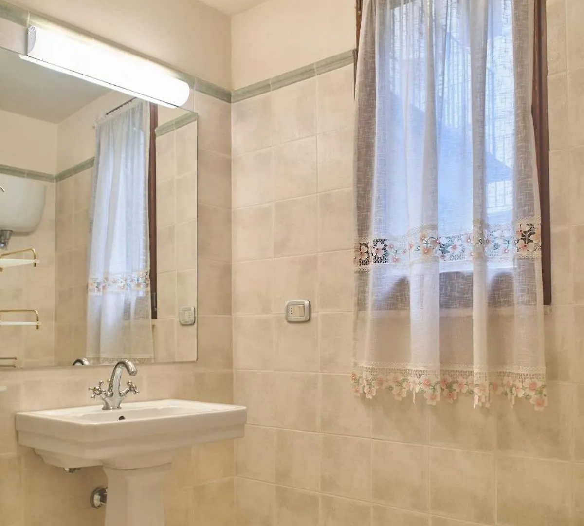 La Torre Historic Charm On The Main Corso Apartment Siena Italy